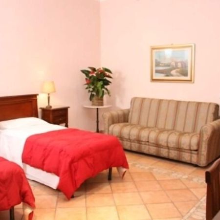 Gaudi Guesthouse ローマ エクステリア 写真